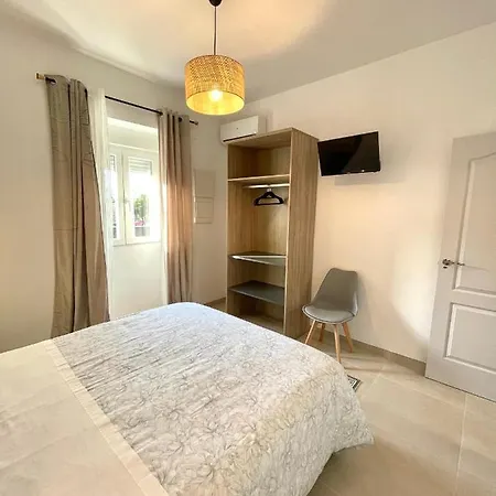 Puente A La Mezquita - Free Parking Кордова