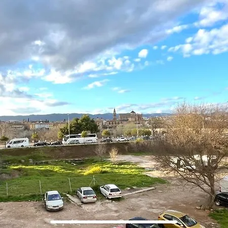 Puente A La Mezquita - Free Parking