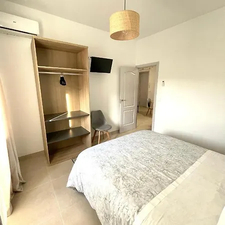 Puente A La Mezquita - Free Parking