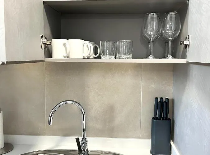 Puente A La Mezquita - Free Parking